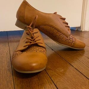 Bass&Co. loafers with peekaboo cut out